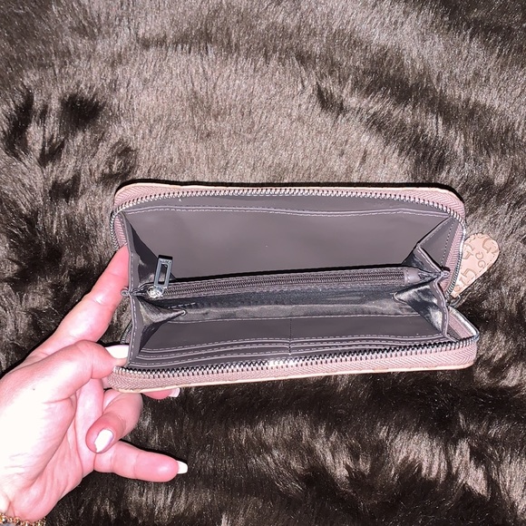 Guess wallet - Picture 3 of 3